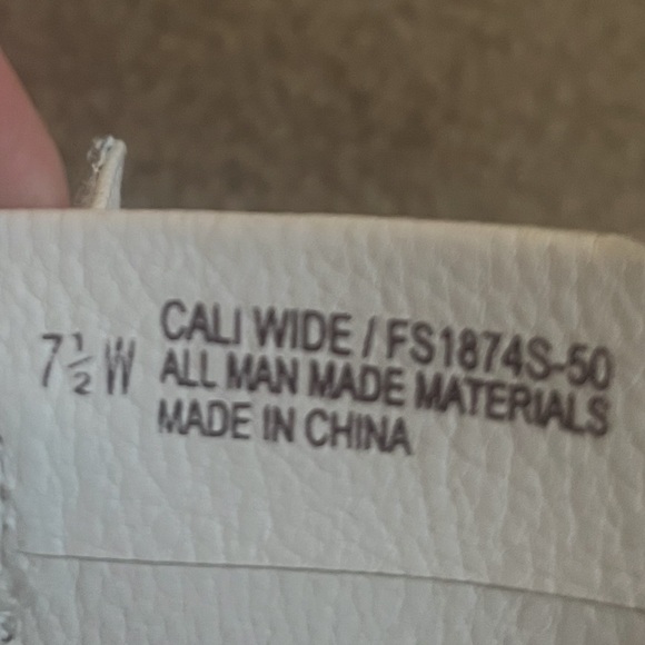 Eurosoft by Sofft Women's White Sandal 7.5 Wide - Picture 2 of 4